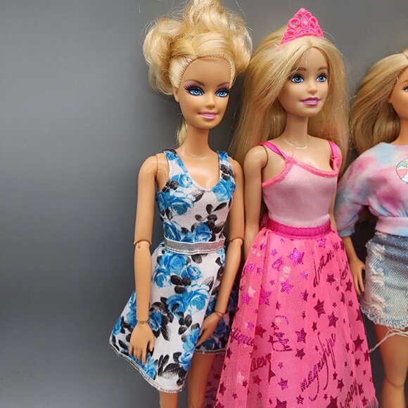 Vintage & Modern Barbie Dolls Lot of 4 + Outfits Pink Skirt Dress Lace 90s - Picture 11 of 16